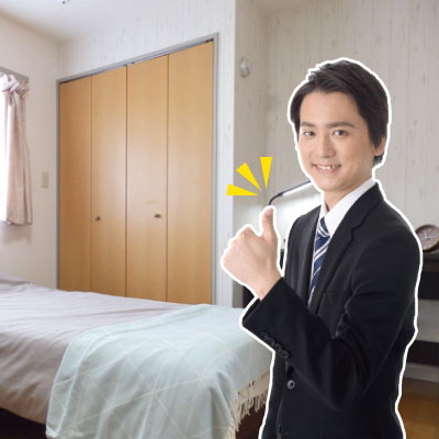 １４日前予告限定で途中解約が可能です。解約日分の賃料＋光熱費代金を全額返金します。